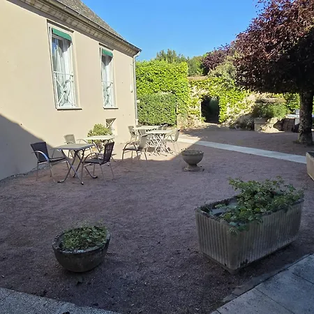 Restaurant Bar Du Commerce - Maison Robin 3* Tronget
